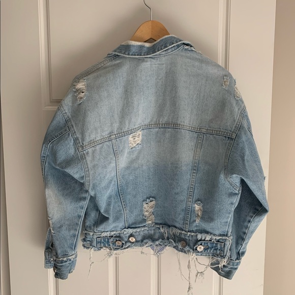 Distressed Zara jean jacket - Picture 3 of 5
